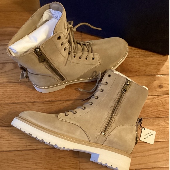 NWT COLE HAAN WATERPROOF SUEDE BOOTIE - Picture 5 of 16